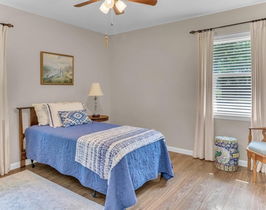 805 Bluebonnet Lane - Photo Thumbnail 36