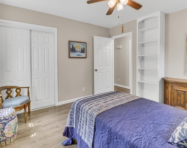 805 Bluebonnet Lane - Photo Thumbnail 25