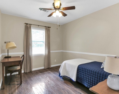 805 Bluebonnet Lane - Photo Thumbnail 44
