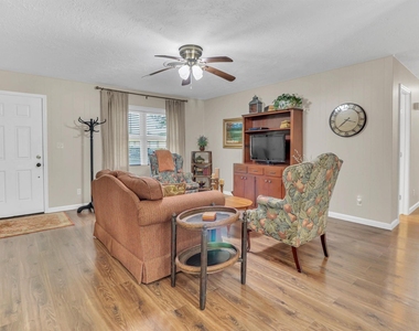 805 Bluebonnet Lane - Photo Thumbnail 30