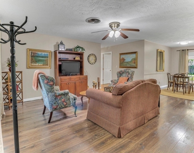 805 Bluebonnet Lane - Photo Thumbnail 33