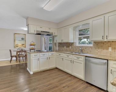 805 Bluebonnet Lane - Photo Thumbnail 26