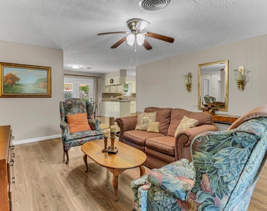 805 Bluebonnet Lane - Photo Thumbnail 40