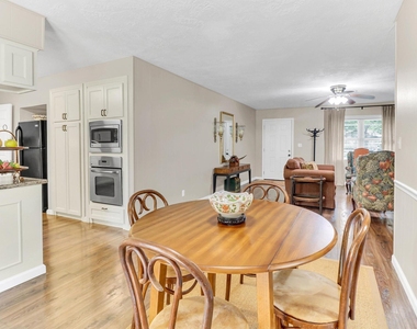 805 Bluebonnet Lane - Photo Thumbnail 43