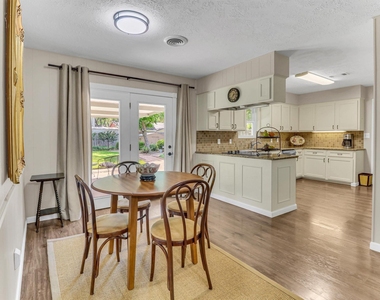 805 Bluebonnet Lane - Photo Thumbnail 38