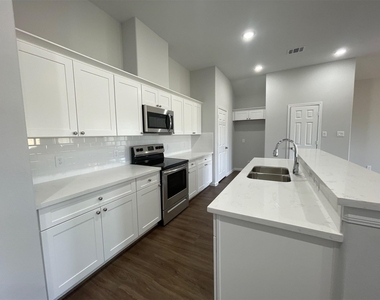 1055 Road 5736 - Photo Thumbnail 5