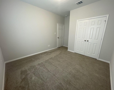 1055 Road 5736 - Photo Thumbnail 14