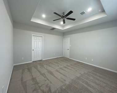 1055 Road 5736 - Photo Thumbnail 8