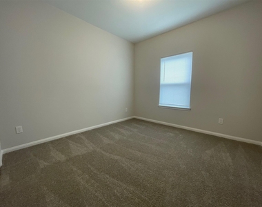 1055 Road 5736 - Photo Thumbnail 13