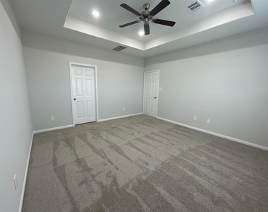1055 Road 5736 - Photo Thumbnail 7