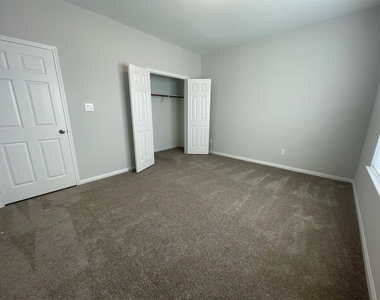 1055 Road 5736 - Photo Thumbnail 18