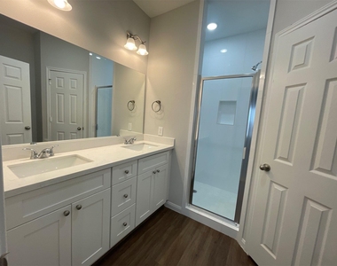 1055 Road 5736 - Photo Thumbnail 10