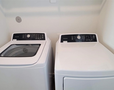 17226 Pentland Hills Way - Photo Thumbnail 9