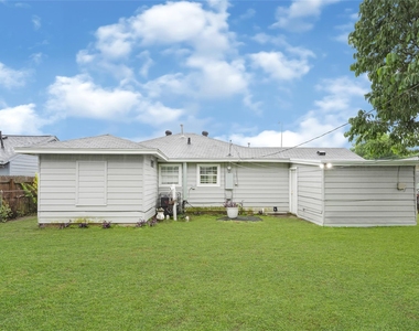 5009 Bataan Road - Photo Thumbnail 4