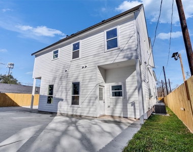 5128 Clover Street - Photo Thumbnail 27