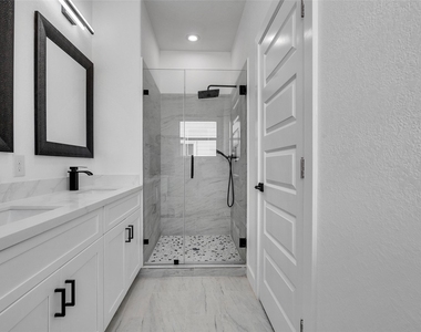 5128 Clover Street - Photo Thumbnail 22