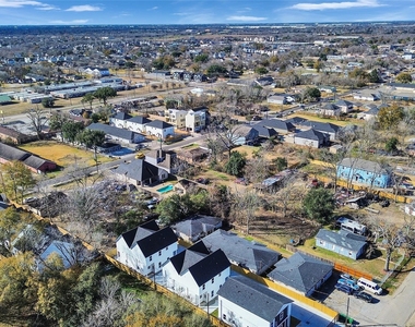 5128 Clover Street - Photo Thumbnail 1