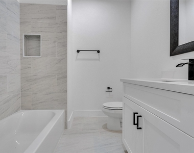 5128 Clover Street - Photo Thumbnail 15