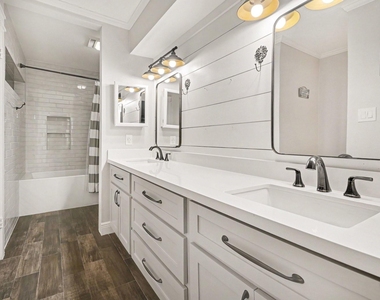 18242 Lakeside Lane - Photo Thumbnail 13