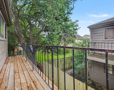 18242 Lakeside Lane - Photo Thumbnail 19