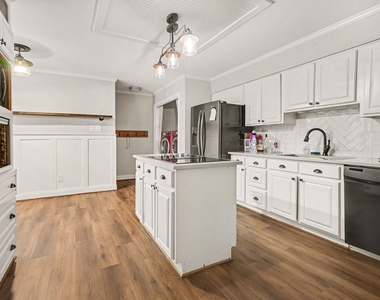18242 Lakeside Lane - Photo Thumbnail 5