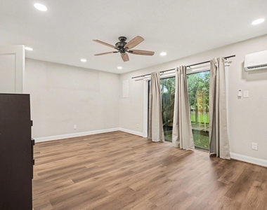 18242 Lakeside Lane - Photo Thumbnail 11