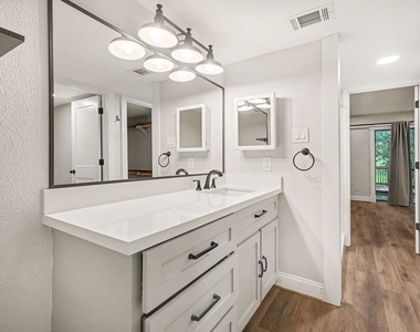 18242 Lakeside Lane - Photo Thumbnail 12
