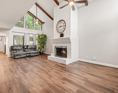 18242 Lakeside Lane - Photo Thumbnail 1