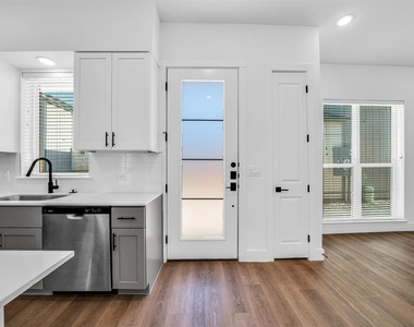 1601-103 Mustang Drive - Photo Thumbnail 1