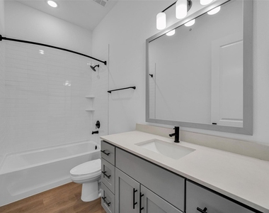 1601-103 Mustang Drive - Photo Thumbnail 17
