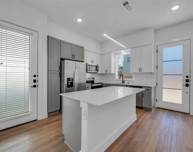 1601-103 Mustang Drive - Photo Thumbnail 7