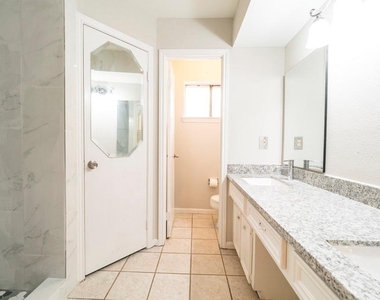 18746 Wood Glen Lane - Photo Thumbnail 11