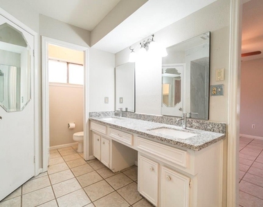 18746 Wood Glen Lane - Photo Thumbnail 10