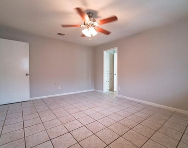 18746 Wood Glen Lane - Photo Thumbnail 9