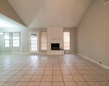 18746 Wood Glen Lane - Photo Thumbnail 16