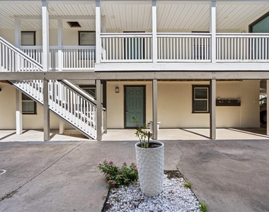 918 Winnie Street - Photo Thumbnail 6