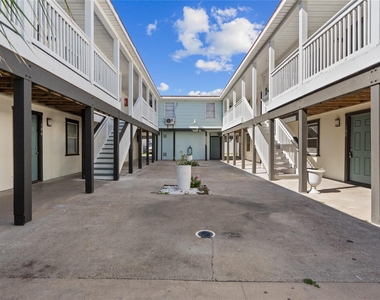 918 Winnie Street - Photo Thumbnail 3