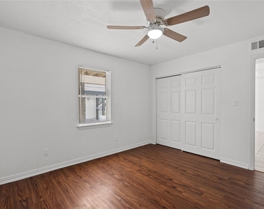918 Winnie Street - Photo Thumbnail 16