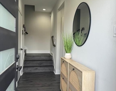 3610 Dreyfus Street - Photo Thumbnail 1