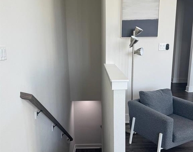3610 Dreyfus Street - Photo Thumbnail 2