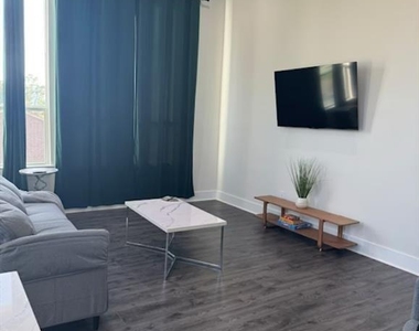 3610 Dreyfus Street - Photo Thumbnail 3