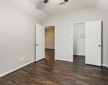 12927 Pine Woods Street - Photo Thumbnail 12