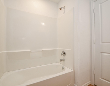 1460 Twilight Green Dr - Photo Thumbnail 21
