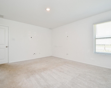 1460 Twilight Green Dr - Photo Thumbnail 8