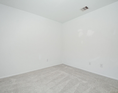 1460 Twilight Green Dr - Photo Thumbnail 19