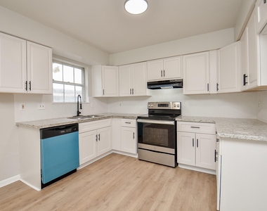 9903 Bromel Station Street - Photo Thumbnail 10