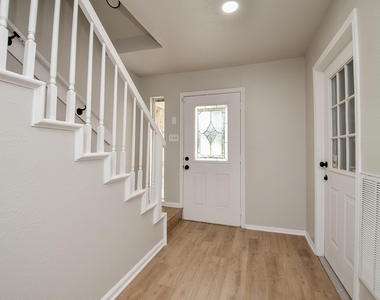 9903 Bromel Station Street - Photo Thumbnail 4