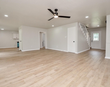 9903 Bromel Station Street - Photo Thumbnail 8