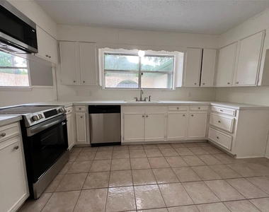 410 Cordell Drive - Photo Thumbnail 6