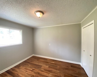 410 Cordell Drive - Photo Thumbnail 22